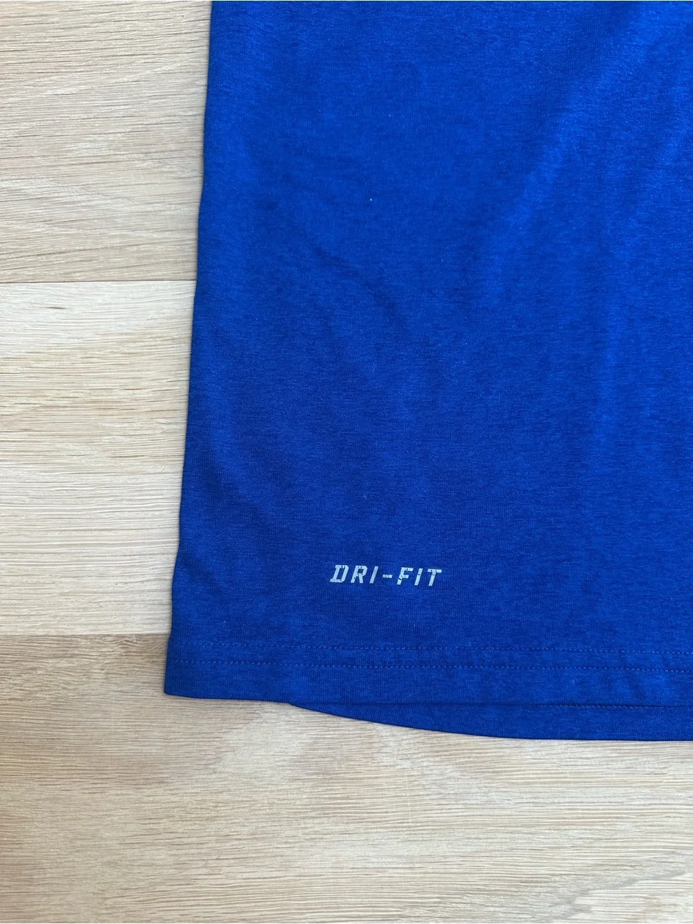 NIKE - MEN'S SHORT SLEEVE TOP - SIZE LARGE